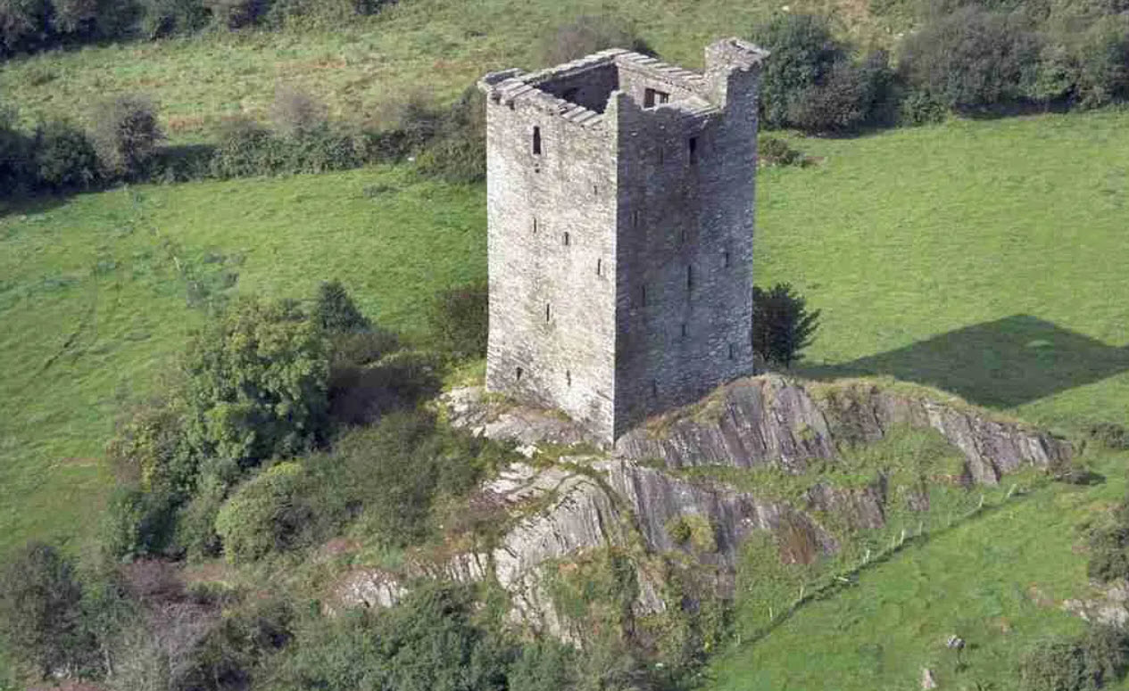 Caisleán Carraig a' Phúca, Ireland